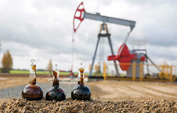 Добыча нефти странами ОПЕК упала в апреле до 36-летнего минимума