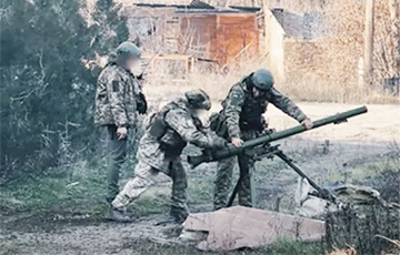 Бойцы полка Калиновского громят врага из противотанкового гранатомета СПГ-9: мощное видео