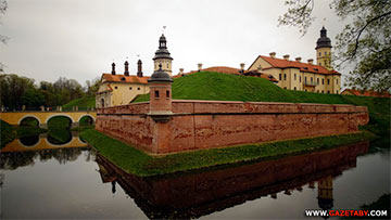 В Несвижском замке ввели платный вход во дворик и отменили бесплатные дни посещений