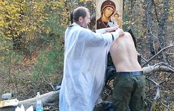 Московитский священник окрестил оккупантов с помощью мешков для тел погибших