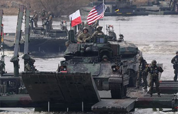 Силы НАТО отрабатывают форсирование реки Висла в Польше