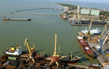 В Азовском море дрон отправил на дно корабль РФ