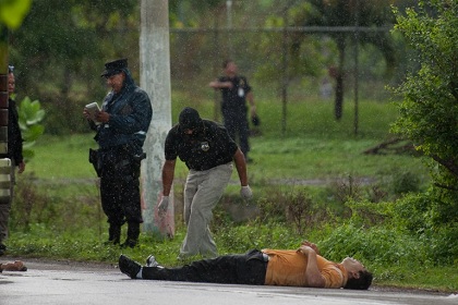 Шесть человек погибли при нападении на автобус в Сальвадоре