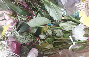 Фотофакт: Mинчанка купила букет цветов, а внутри оказался пенопласт, пластик и пластмасса