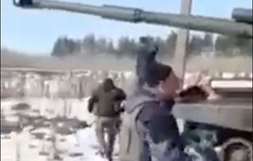 Один гранатомет в руках украинских партизан останавливает четыре единицы вражеской техники