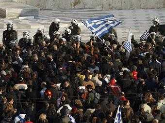 В Греции на антиправительственные демонстрации вышли 100 тысяч человек