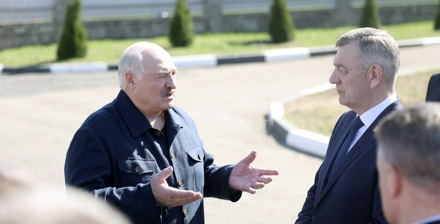 Лукашенко рассказал, когда люди переедут в деревни, и призвал «прекратить бездумную стройку»