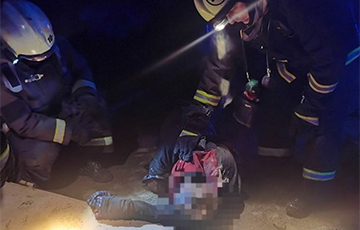 В Лиде из смотровой ямы горящего гаража спасли мужчину