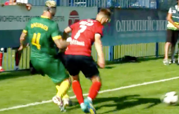 Московитский футболист «Немана» с разбега ударился головой о железный забор