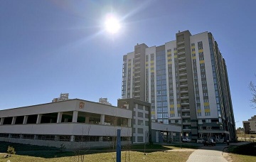 В Минске выставили на аукцион 10 квартир в доме «с историей»