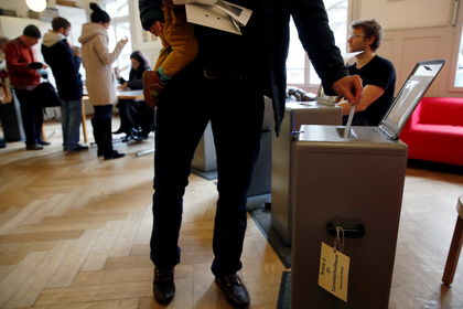 Швейцарцы проголосовали за упрощение получения гражданства внуками мигрантов