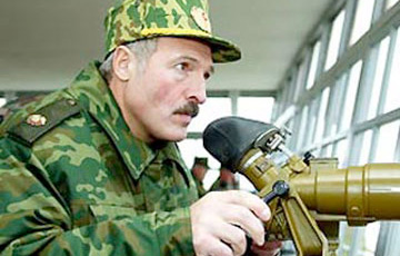 Лукашенко: Не дай Бог война, мы раздадим 7 миллионов пулеметов и автоматов каждому взрослому белорусу