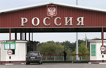 Силовики стали задерживать водителей на границе с Московией