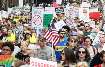 США охватили массовые протесты против Трампа