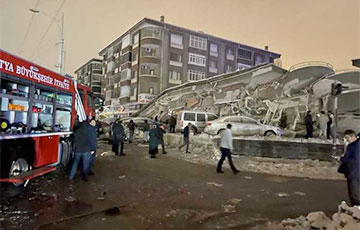 ВОЗ: Во время землетрясения в Турции могли погибнуть 20 000 человек