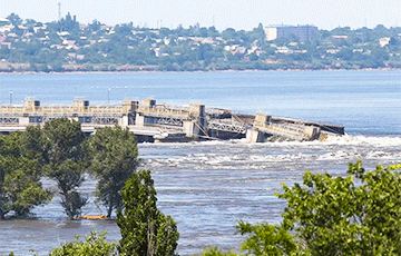 Каховское водохранилище и разрушенную ГЭС показали с воздуха