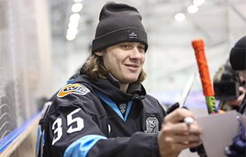 Молодой беларусский вратарь подписал контракт с командой НХЛ