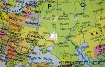Могилевский активист требует изъять из продажи глобусы с «российским» Крымом