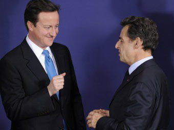 Саркози и Кэмерон прилетели в Триполи