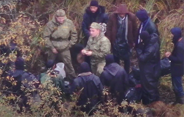 Как беларусские военные помогают нелегальным мигрантами