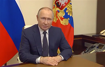 СМИ: Путину стало плохо во время подготовки обращения к московитам
