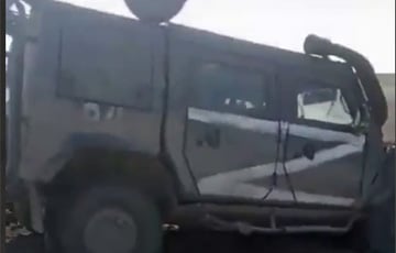 Бронеавтомобиль оккупантов «Рысь» подорвался на мине: видеофакт