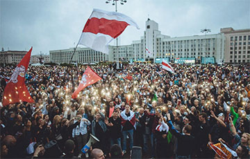 В воскресенье в 14-00 собираемся в самом большом дворе Минска — Площади Независимости