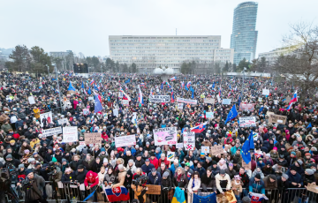 В Словакии рекордные протесты против Фицо, который убил «экономического тигра ЕС»