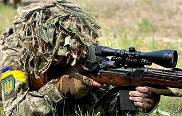 Украинские военные показали точную работу снайперов под Бахмутом