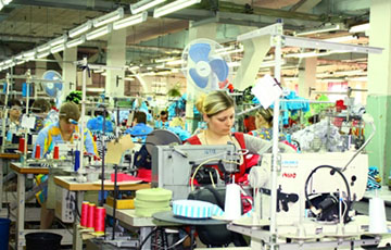 «Баста!»: На гомельской фабрике зарплату выдают колготками и чулками