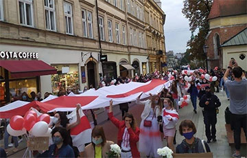 Польские Варшава и Краков присоединились к Глобальному женскому маршу