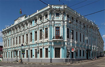 Посольство Беларуси в Москве попало в скандальную историю