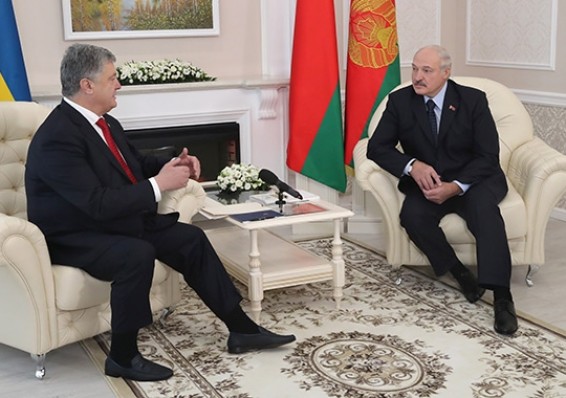 Порошенко заявил, что между ним и Лукашенко «есть доверие»