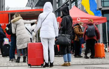 Насколько довольны жизнью украинские беженцы в Германии, Польше и Чехии?