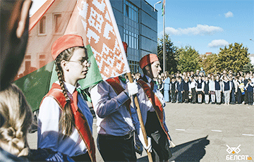 В Наровле трое выпускников устроили акцию протеста
