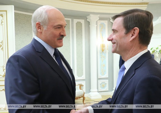 Лукашенко встретился с очередным американским политиком и поблагодарил США за интерес к Беларуси