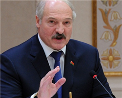 Лукашенко про Украину: одуревшие от всех этих нас, политиков, люди начинают бежать