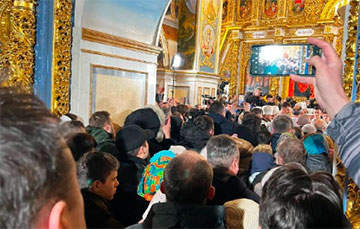 Историческое событие: в Киево-Печерской Лавре проходит первая рождественская литургия ПЦУ