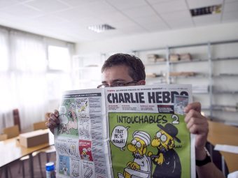 Французский журнал с карикатурами на Мухаммеда издадут вторым тиражом