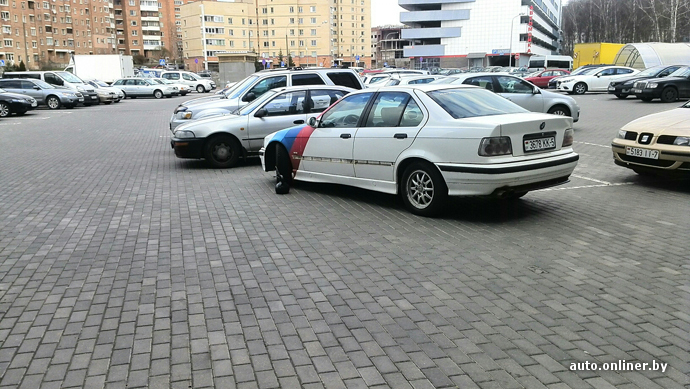 За небрежную парковку водителя BMW «наказали» пудовой гирей