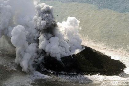 Японию напугали вулканическим островом