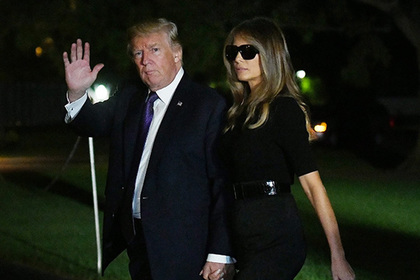 Темные очки Мелании Трамп возбудили фантазию пользователей сети